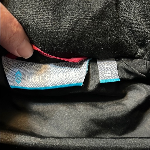 Berry colored Free Country puffer vest - Picture 5 of 5